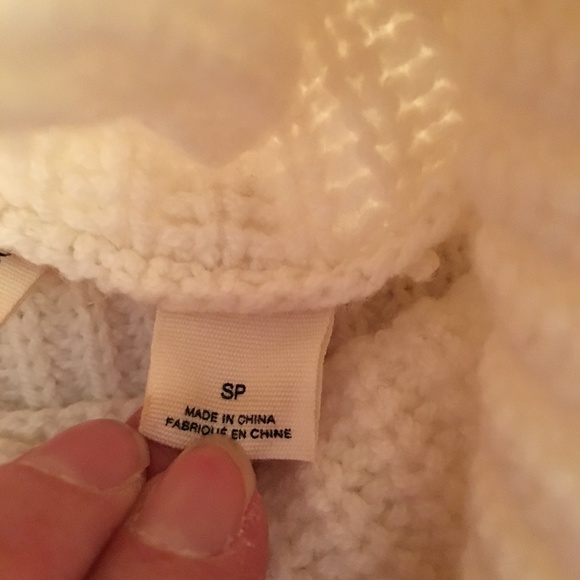 ⛄️ Moth White Hi Lo Turtleneck Sweater - Picture 6 of 8